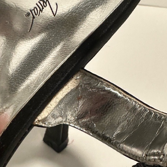 Jaqueline Ferrar Black Ruffle High Heels - Picture 8 of 8